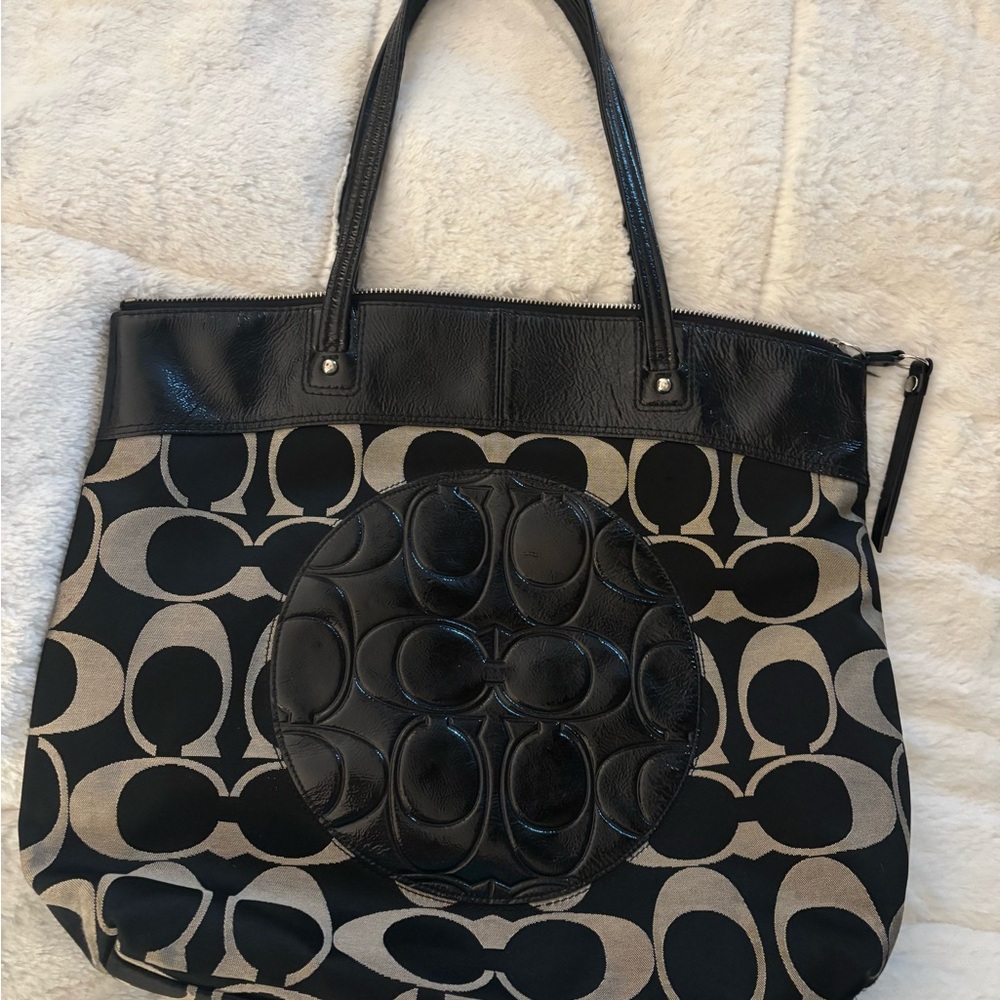 Vintage Coach Black and Tan Signature Shoulder Bag